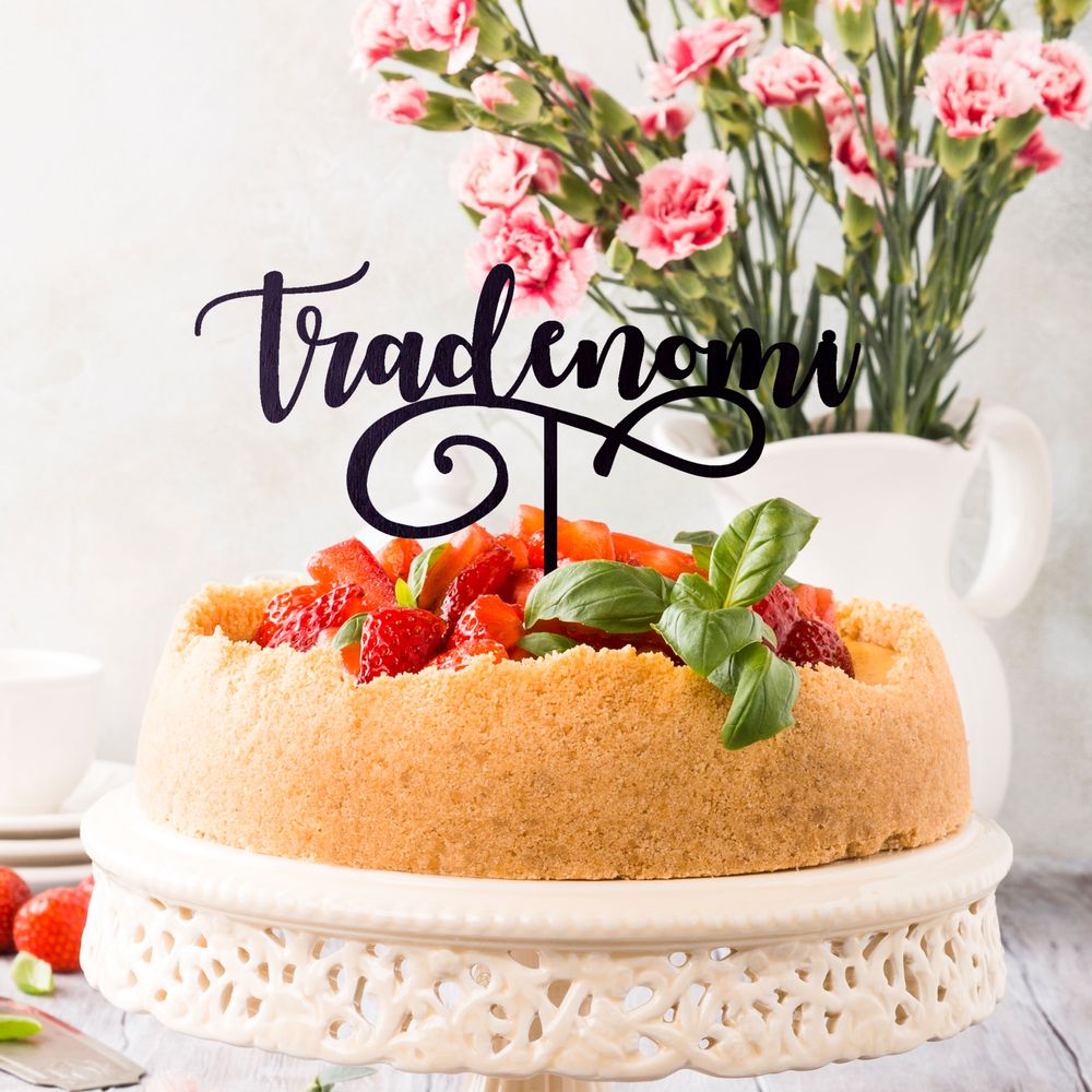Onnittelu kakkukoriste omalla tekstillä, 1-2 tekstiriviä